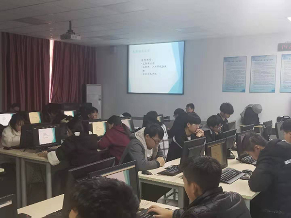 企業(yè)專家進(jìn)校園 啟航軟件創(chuàng)新之旅——技術(shù)總監(jiān)解構(gòu)軟件開發(fā)前沿思維與方法